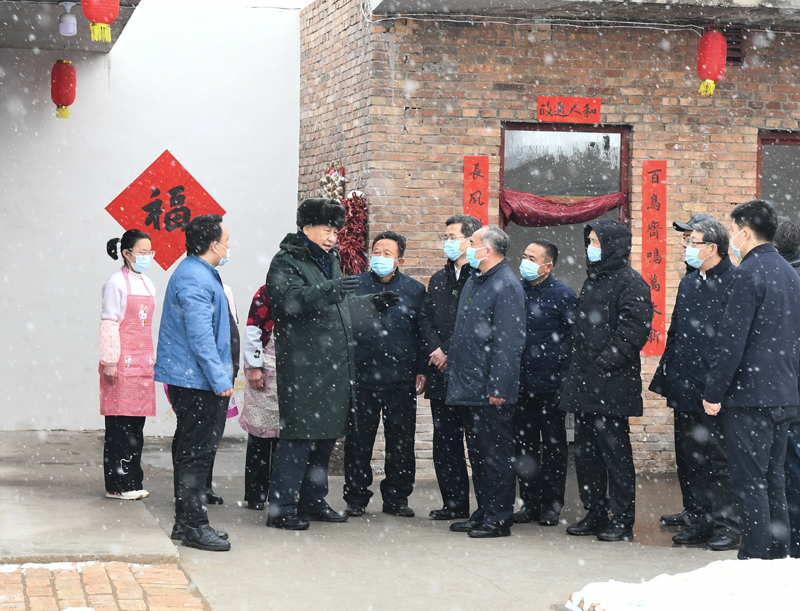 2022年1月26日下午，習近平總書記在山西省臨汾市霍州市師莊鄉(xiāng)馮南垣村受災村民師紅兵家看望。